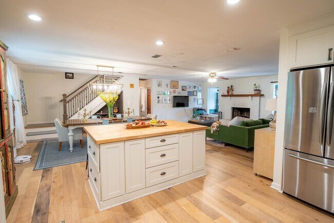 Building Photo - 3276 Shannon Lakes Dr N