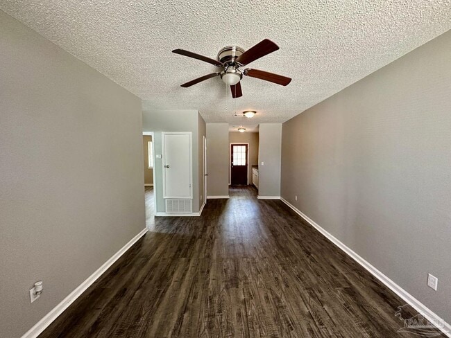 Building Photo - 1103 W La Rua St