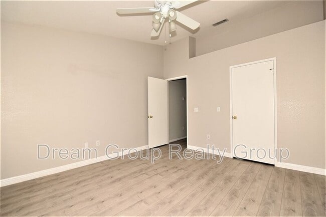 Building Photo - 5415 W Harmon Ave