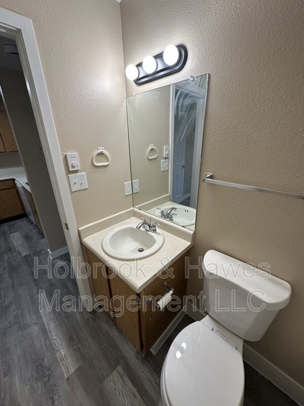 Building Photo - 4531 Boardwalk Dr