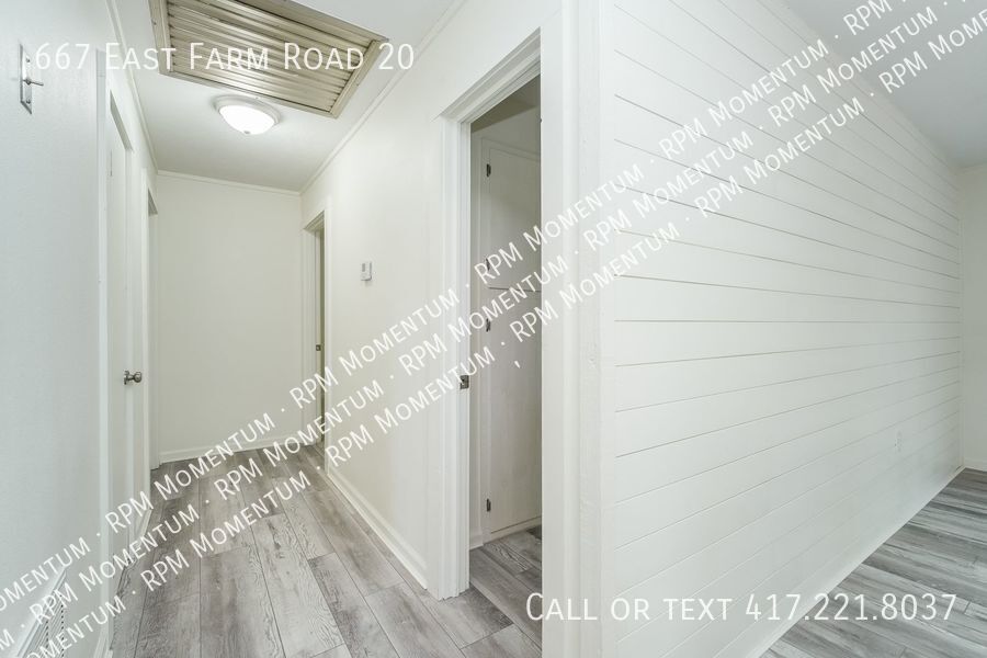 Building Photo - 667 E Farm Rd 20