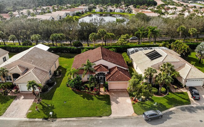 Building Photo - 431 NW Coolwater Ct