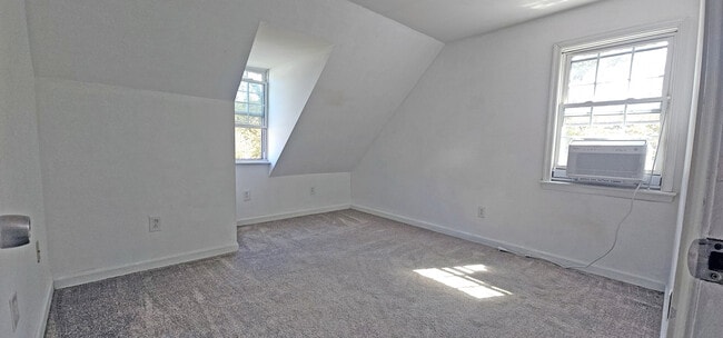 Building Photo - 514 S Bishop Ave