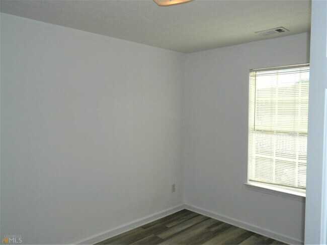 Building Photo - 20 Chantilly Pl