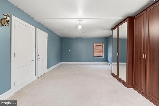 Building Photo - 5046 W Nevada St