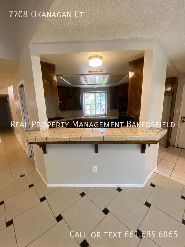 Building Photo - 7708 Okanagan Ct