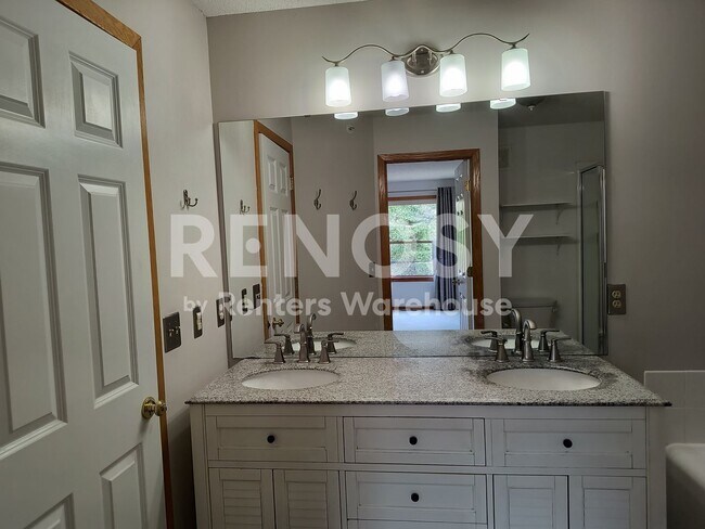Building Photo - 787 Fairfield Cir