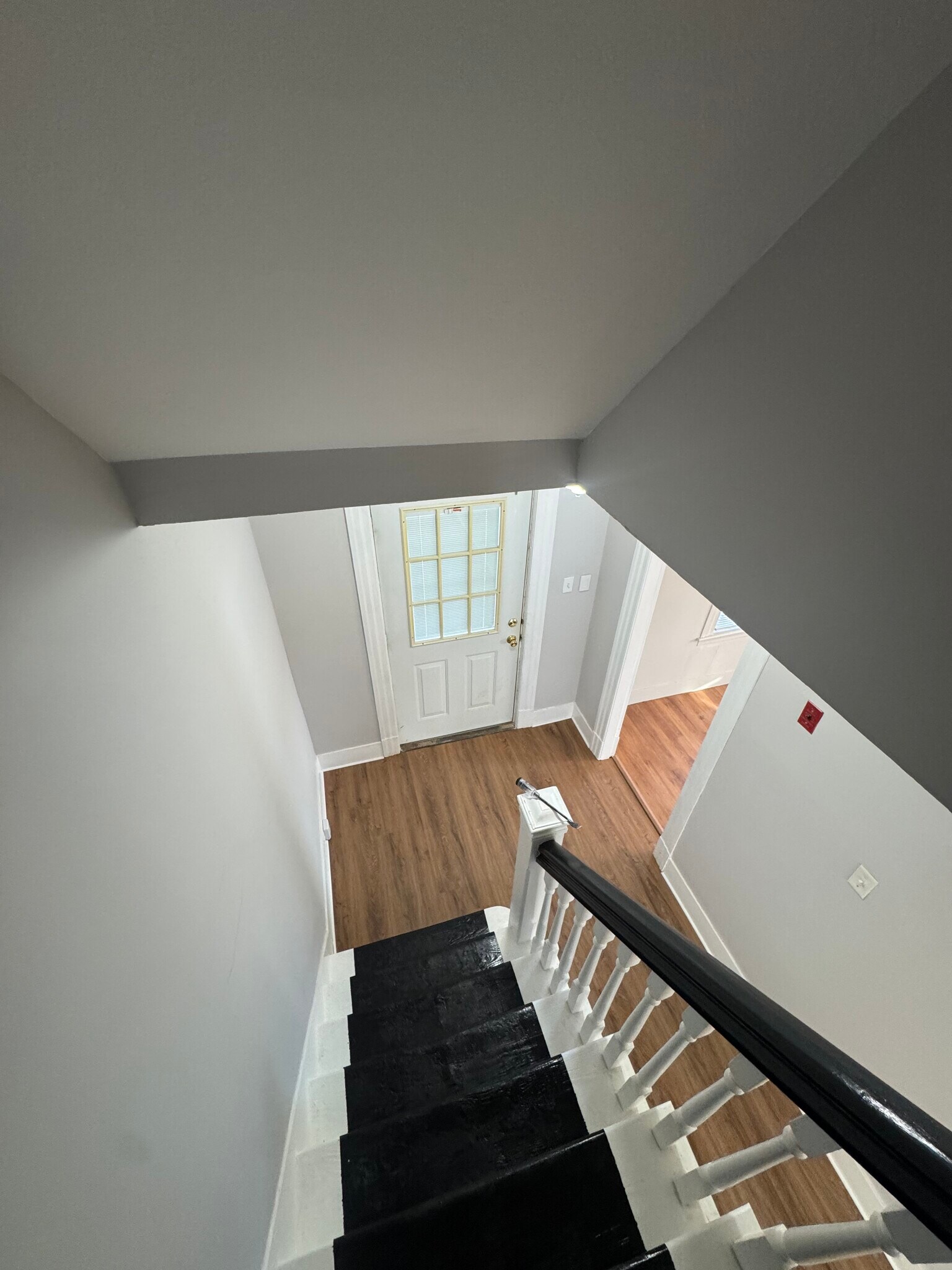 Building Photo - 2 Clinton St