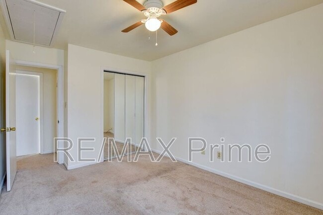 Building Photo - 2259 Sedgewick Dr