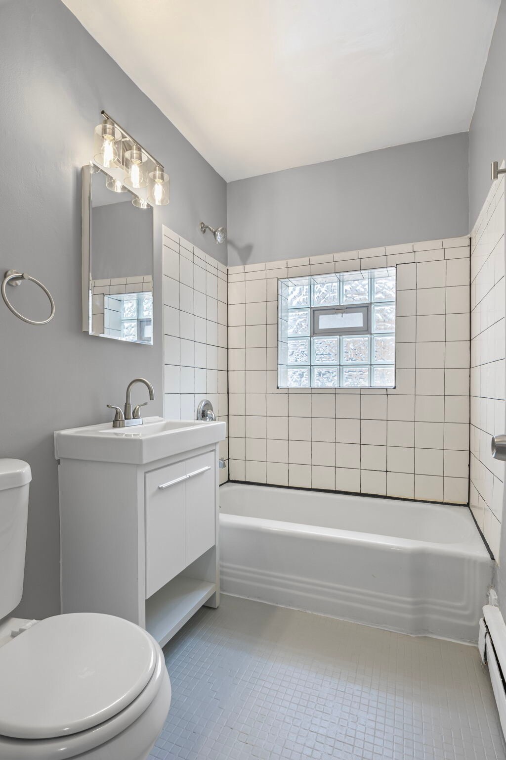 Bathroom - 1835 S 16th Ave