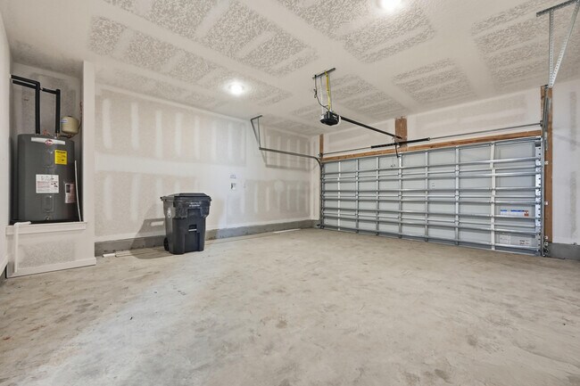 Building Photo - 213 Huckleberry St