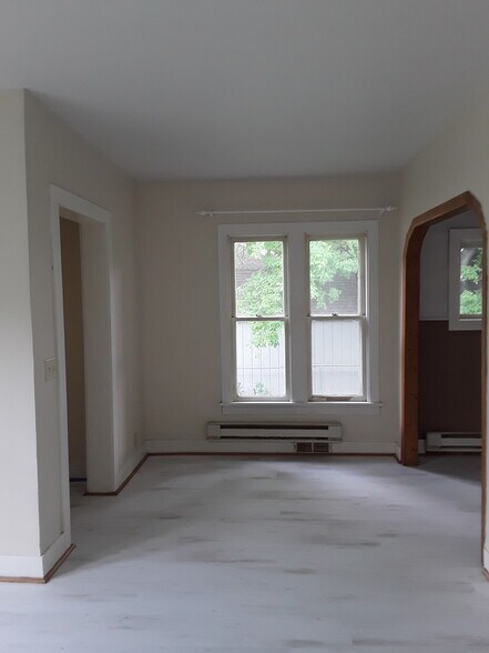 Building Photo - 706 8th St N