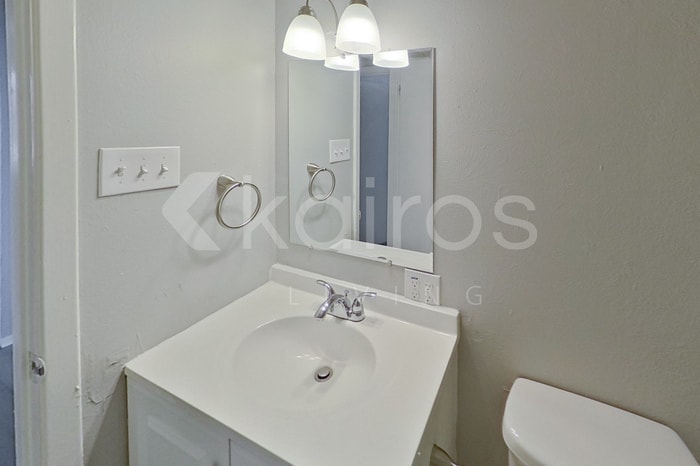 Building Photo - 12211 Knight Dr