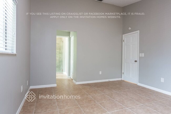 Building Photo - 9721 Carousel Cir N