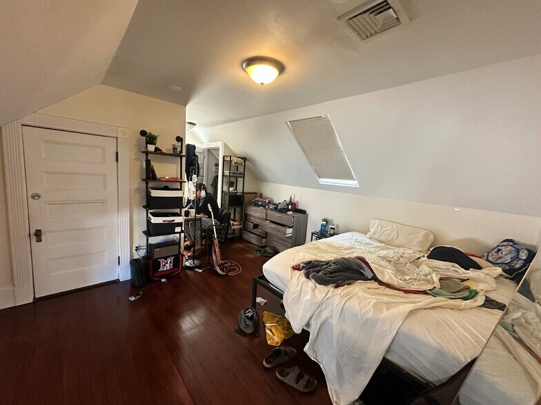 Building Photo - 6 Oswald St