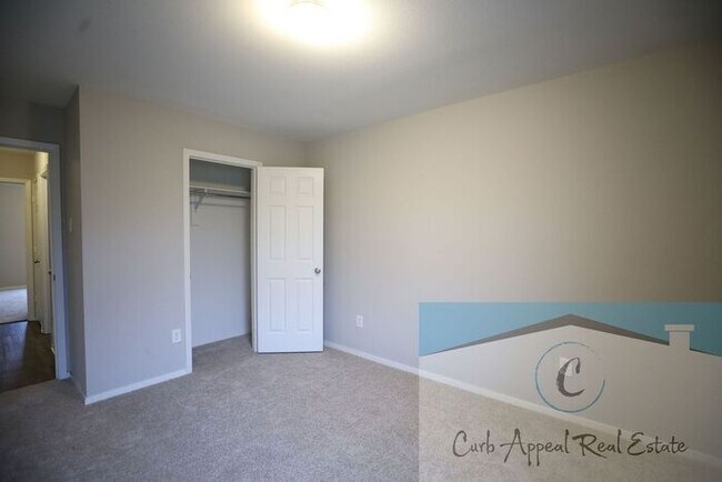 Building Photo - Move in special $900!! Beautiful 3 bed / 2 bath home with fenced back yard - Nettleton!!
