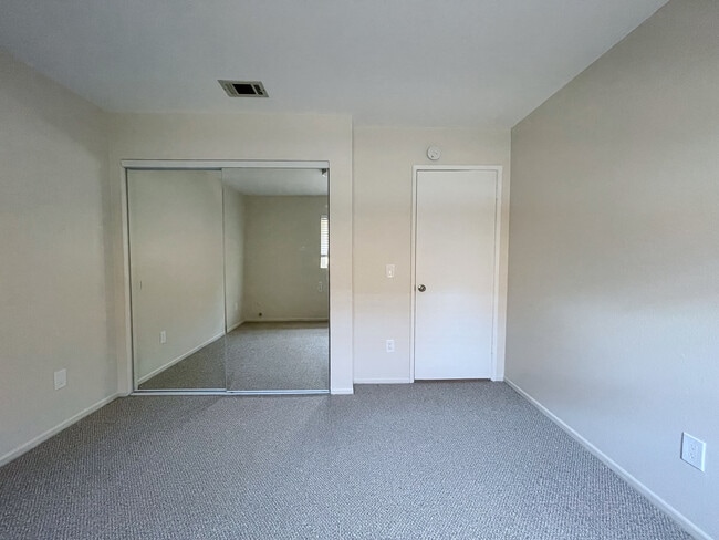 Building Photo - 2074 Caraway St