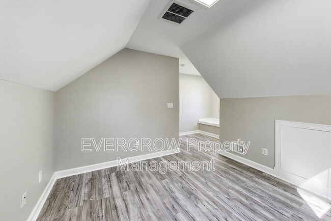 Building Photo - 3713 W 98th St