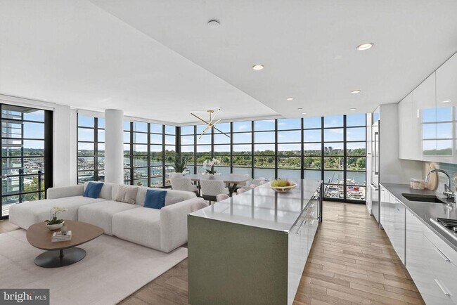 Building Photo - 45 Sutton Square SW