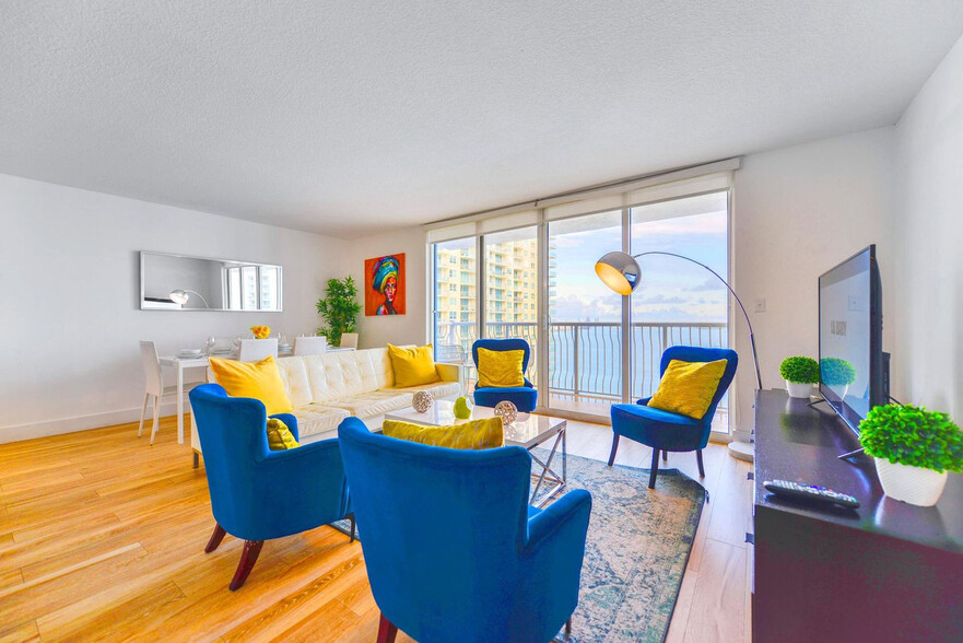 Primary Photo - 1200 Brickell Bay Dr