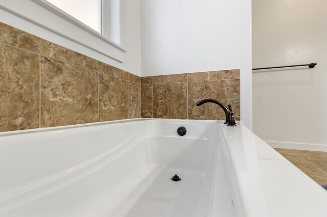Building Photo - 10102 W Brownstone Dr