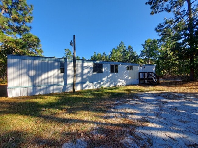 Building Photo - 119 E Woods Ct