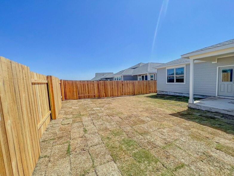 Building Photo - 465 Unforgiven Ln