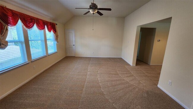 Building Photo - 2318 Nashmor Dr