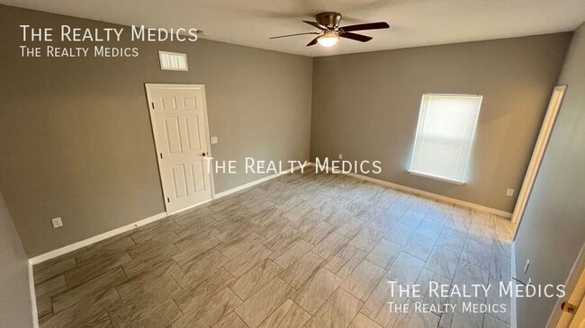 Building Photo - 1247 San Matio St