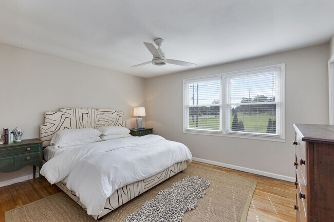 Building Photo - Bright East Nashville Townhome!
