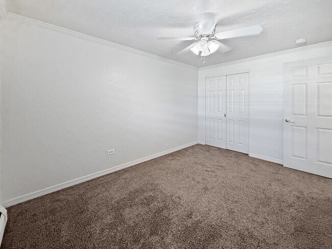 Building Photo - $0 DEPOSIT OPTION. CHEESMAN PARK! TWO STORY CONDO! ADDITIONAL HALF BATH ON MAIN LEVEL! PARKING, H...