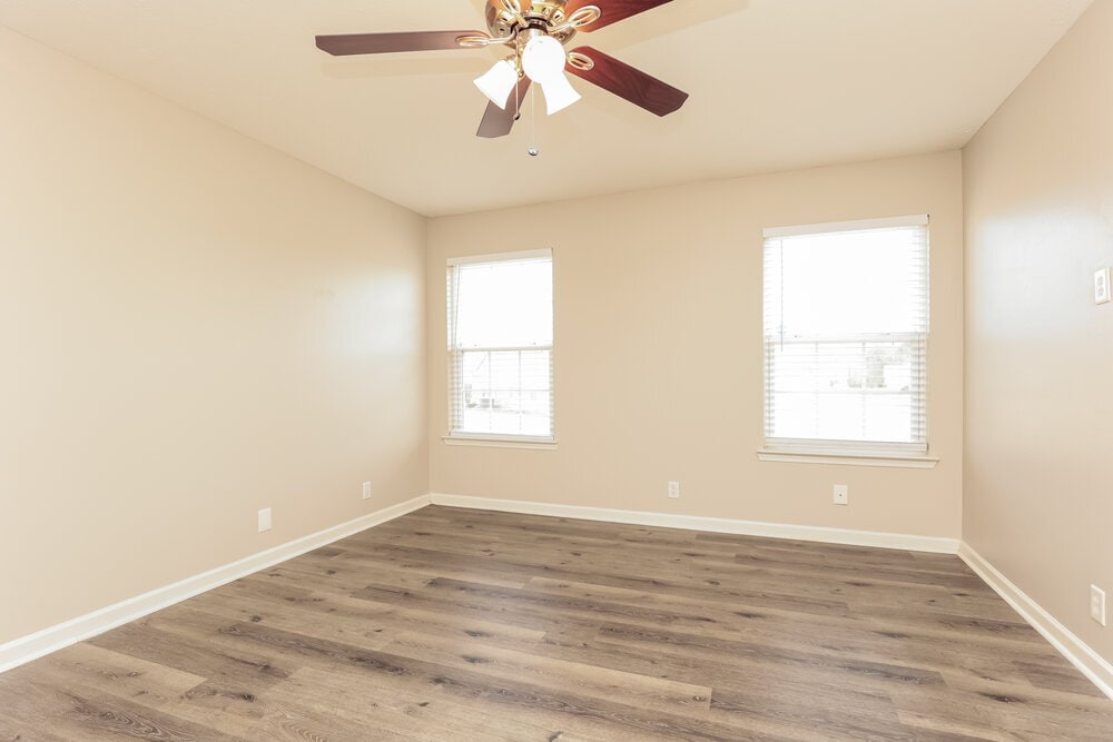 Building Photo - 1316 S Hampton Ct