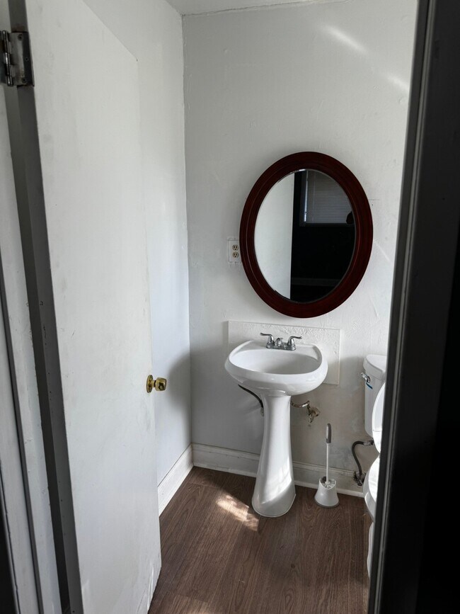 Building Photo - 5526 Stonewall St