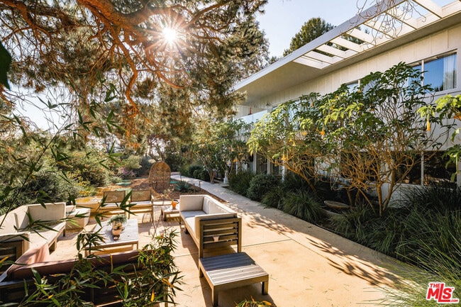 Building Photo - 6465 Sycamore Meadows Dr