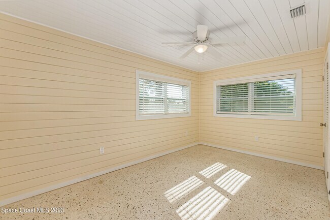 Building Photo - 2040 Palm Ave