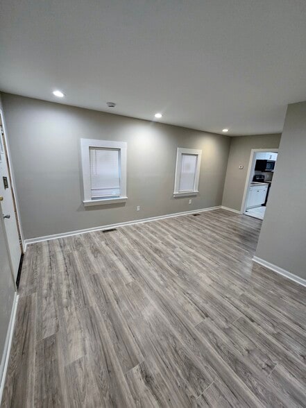 Living room - 160 W Seaview Ave