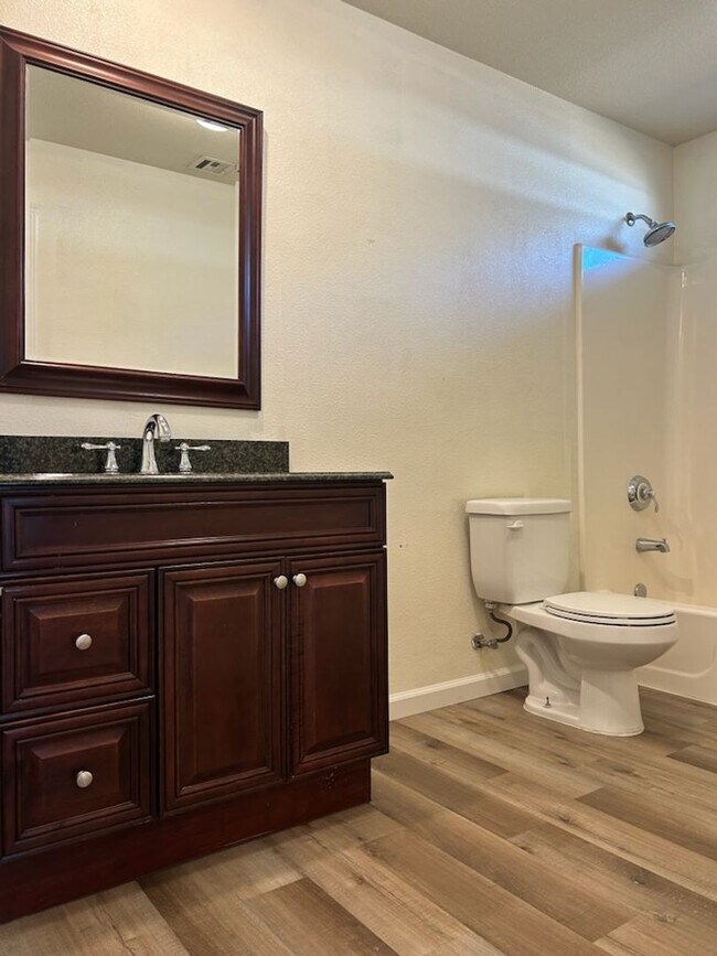 Building Photo - Please contact Vaughn Realty to set up an appointment, 760-446-6561