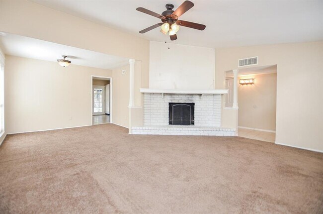 Building Photo - 17323 Glenpatti Dr