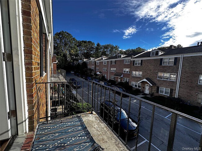 Building Photo - 132 Texas Ave