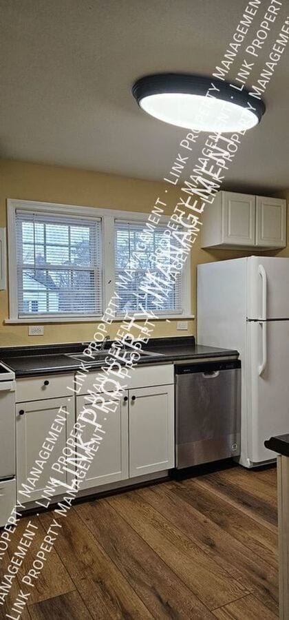 Building Photo - 129 N Moore Rd