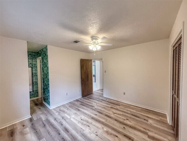 Building Photo - 13103 Holston Hills Dr