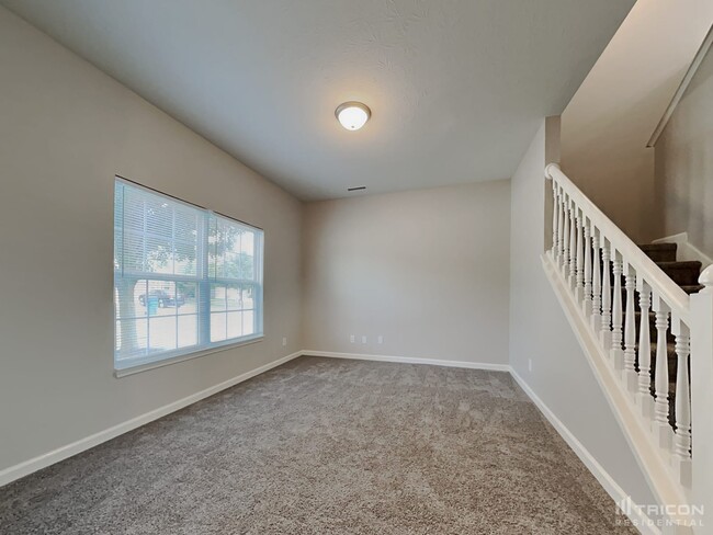 Building Photo - 15183 Royal Grove Dr