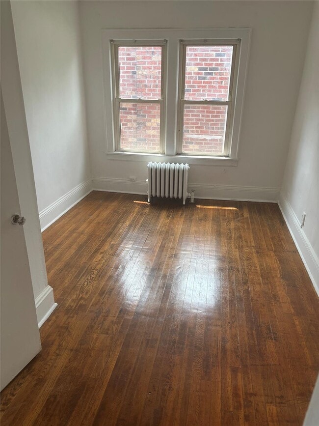 Building Photo - 3229 Baychester Ave