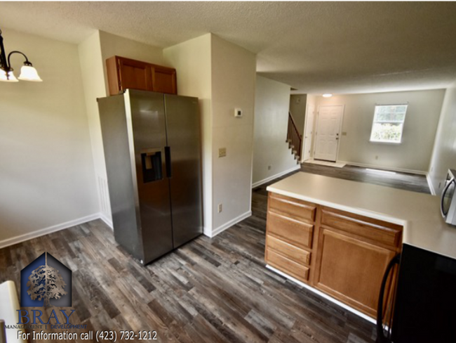 Building Photo - MODERN TRI-LEVEL TOWNHOME NEAR STEELE CREEK PARK