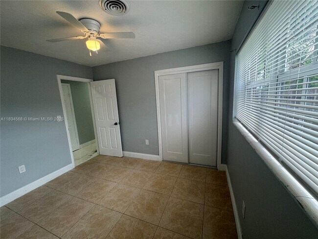 Building Photo - 115 Sierra Dr