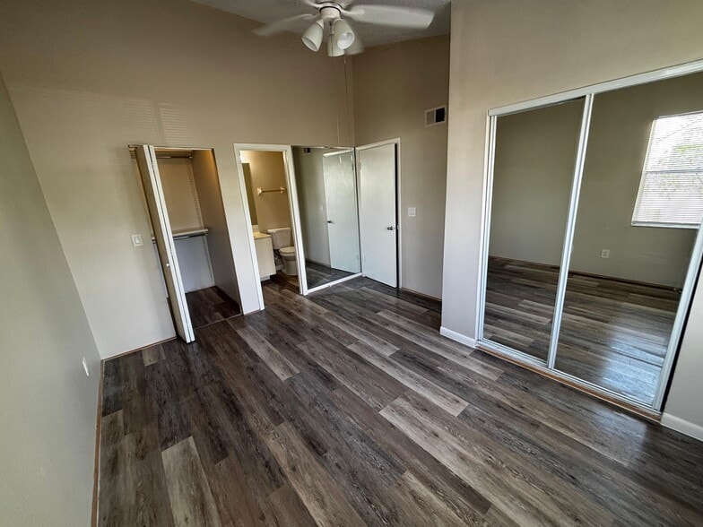 primary bed - 2560 Woodgate Blvd