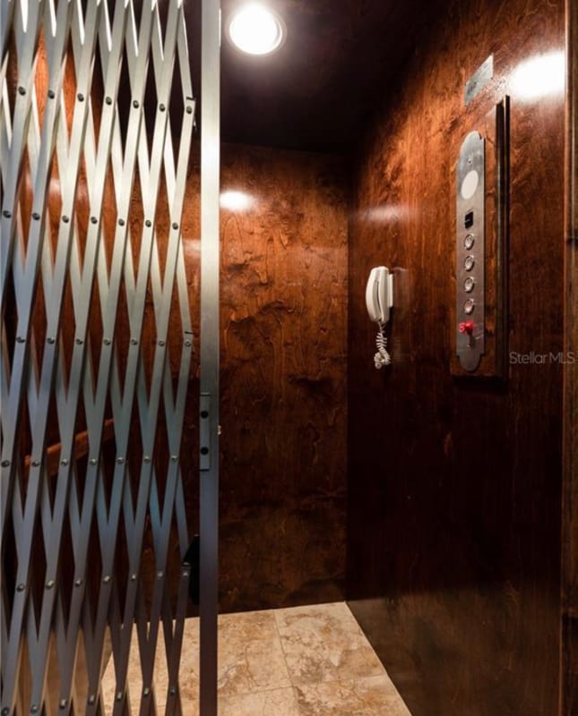 Building Photo - 4625 Overlook Dr NE