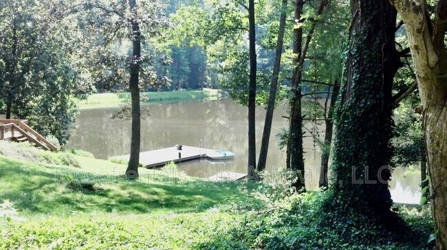 Building Photo - 4 Coma Lk Ln