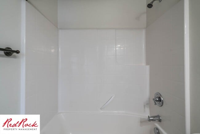 Building Photo - MOVE IN SPECIAL! $200 Off 1st Full Months Rent!