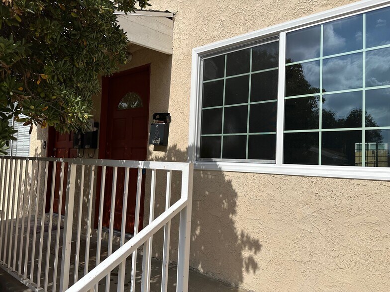Front - 2406 Florencita Ave
